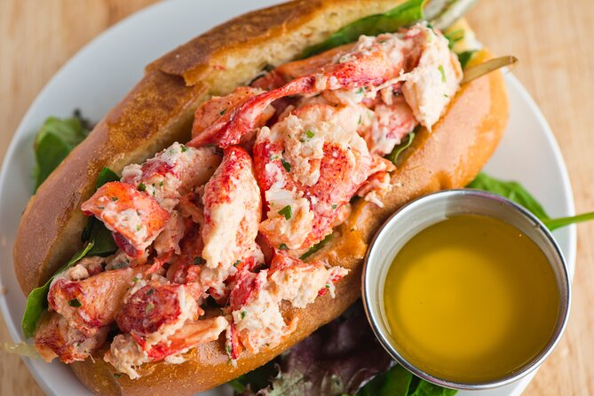 Boston Seafood Lovers Food and History Walking Tour - A seafood lunch threaded through Boston’s oldest streets