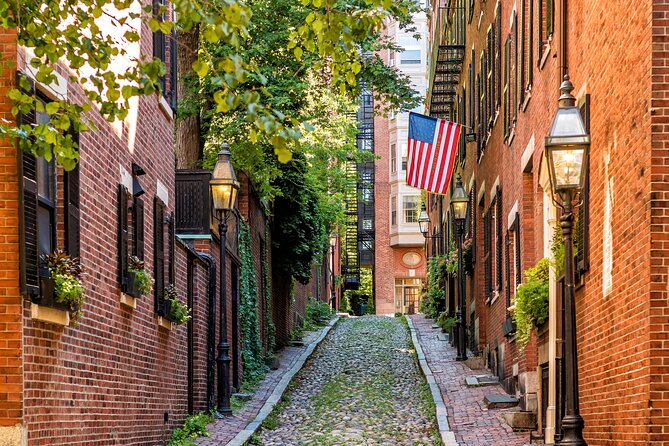 Boston: Underground Railroad History Tour of Beacon Hill - Charles Street Meeting House and public disagreement