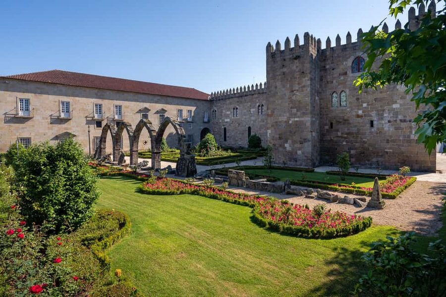 Braga: Private & Flexible Walking Tour in Historic Center - Carlos Amarante Square and São Marcos Church