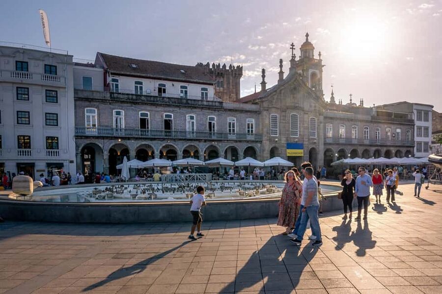 Braga: Private & Flexible Walking Tour in Historic Center - Raio Palace and Avenida da Liberdade