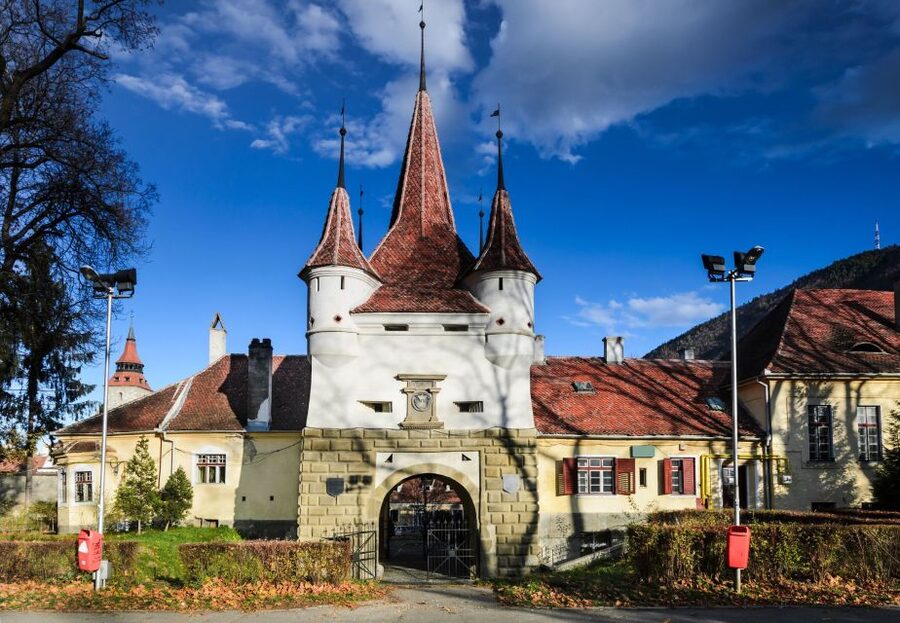 Brasov: Candlelight Tour of Medieval Architecture - The Jewish Synagogue and Rope Street