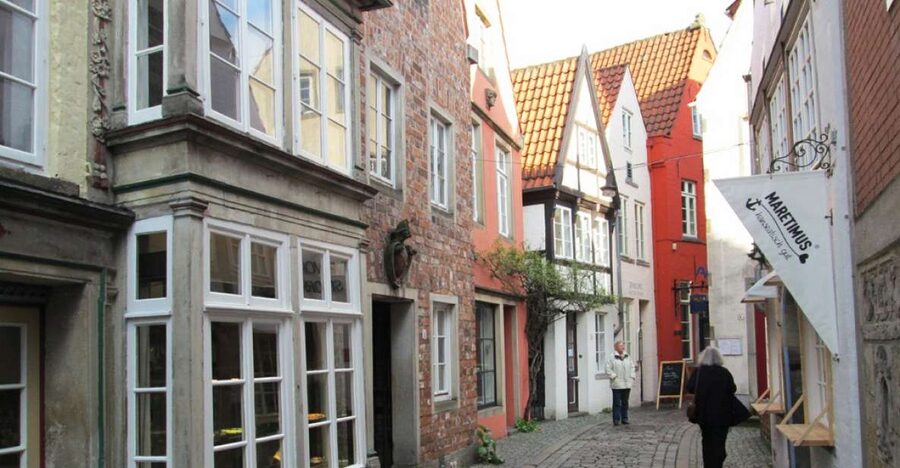 Bremen: Walking Tour of Historic Schnoor District - Entering Schnoor from Domsheide