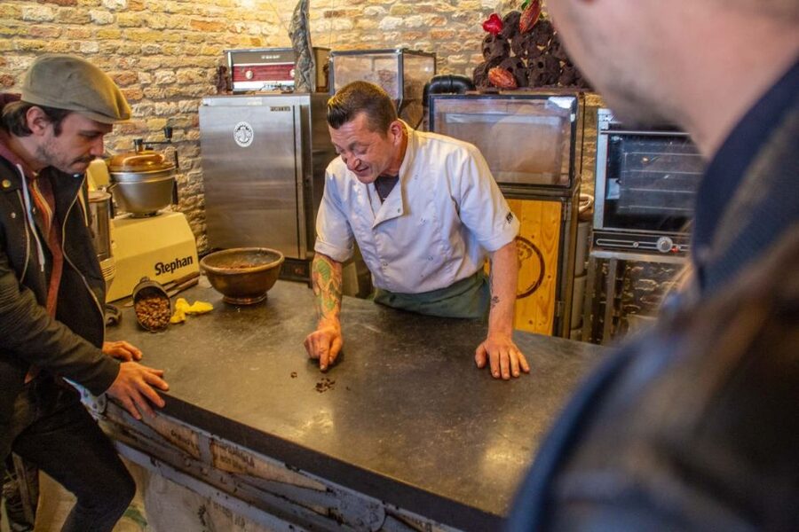 Bruges: History, Chocolate and Beer Walking Tour - Bruges in one walk, from Markt to the canals