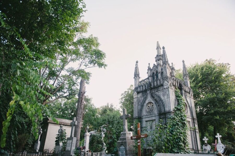 Bucharest: 3-Hour Dark History Tour with a Local - Little Paris, brothels, and the Vampire of Bucharest
