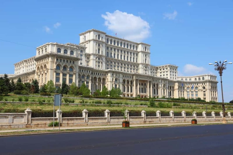 Bucharest: Communism and History Guided City Walking Tour - The café break and a taste of rationing