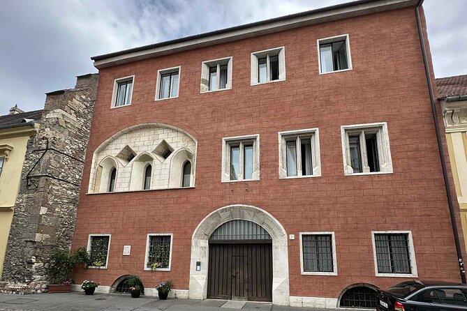 Buda Castle Tour: History and Architecture - Tárnok and Úri Streets reveal two sides of medieval Buda