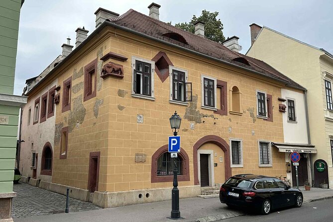 Buda Castle Tour: History and Architecture - Matthias Church is nearby, but not part of the admission