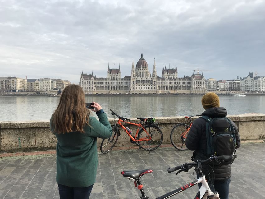 Budapest: Historic Downtown Bicycle Ride with Scenic Views - Starting in the Jewish Quarter
