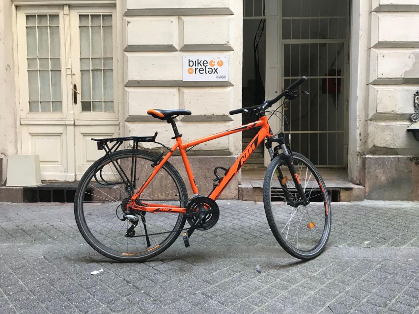 Budapest: Historic Downtown Bicycle Ride with Scenic Views - Along the Danube to Chain Bridge