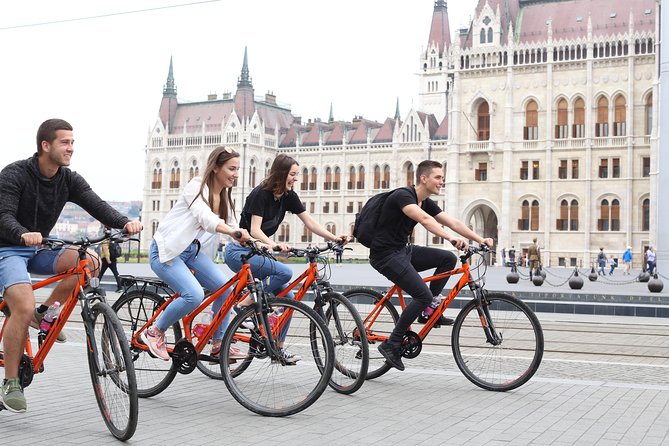 Budapest Historic Downtown Bicycle Tour in small groups - Finishing at the Great Synagogue