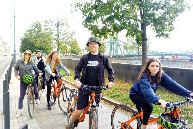 Budapest Historic Downtown Bicycle Tour in small groups - From Rumbach Synagogue to Andrassy Avenue