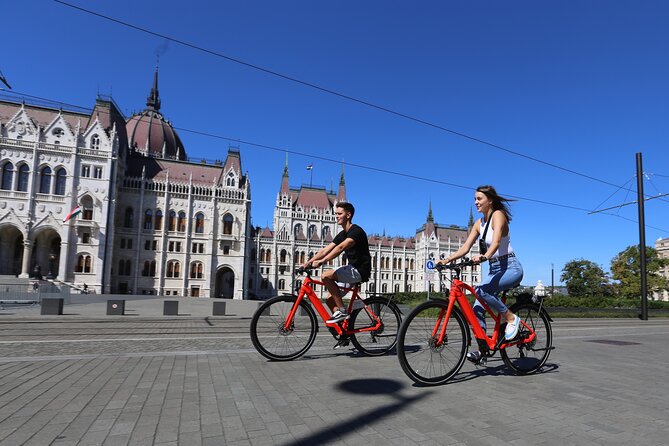 Budapest: Historic Downtown ride on E-Bicycles Buda & Pest - Gellért Baths, Liberty Bridge, and the Central Market Hall