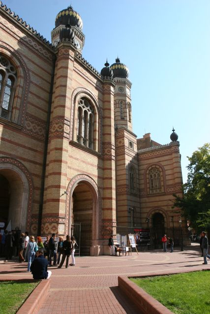 Budapest: Jewish Heritage Guided Tour with Synagogue Ticket - Starting at Dohány Street Synagogue