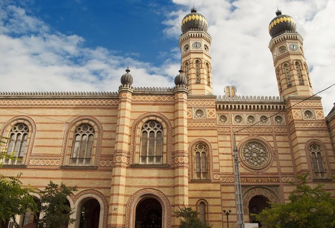 Budapest Jewish Heritage Memorial Walking Tour & Synagogue Entry - Why this tour matters in Budapest