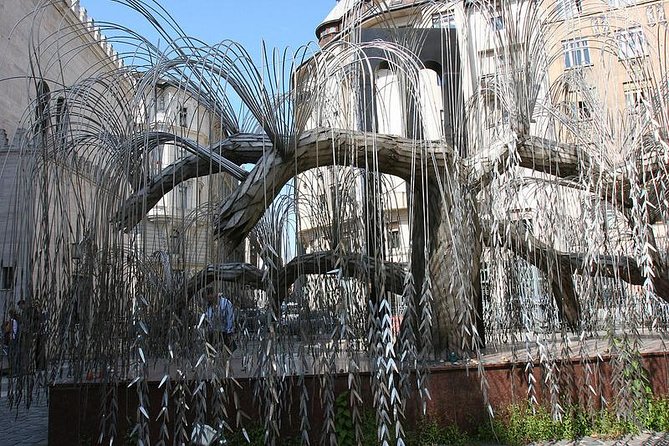 Budapest Jewish Heritage Memorial Walking Tour & Synagogue Entry - Essential or Grand: which version fits you?