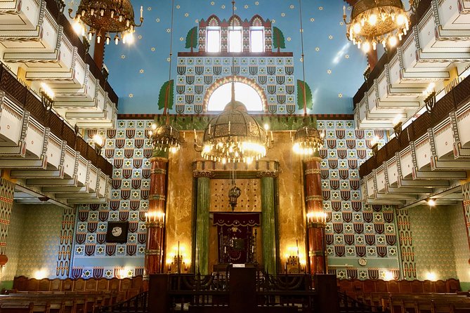 Budapest Jewish Heritage: Synagogues, Shoes, Secrets & Flódni - Flódni: ending with food and conversation