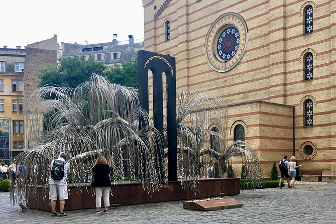 Budapest Jewish Heritage: Synagogues, Shoes, Secrets & Flódni - Rumbach Street: a different branch, a different design