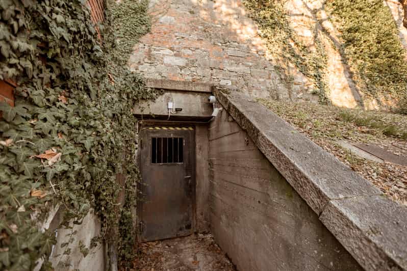 Budapest: The WWII Siege of Buda Castle & Bomb Shelter Tour - Practical timing and preparation