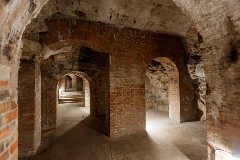 Budapest: The WWII Siege of Buda Castle & Bomb Shelter Tour - Entering the Buda Castle Cave