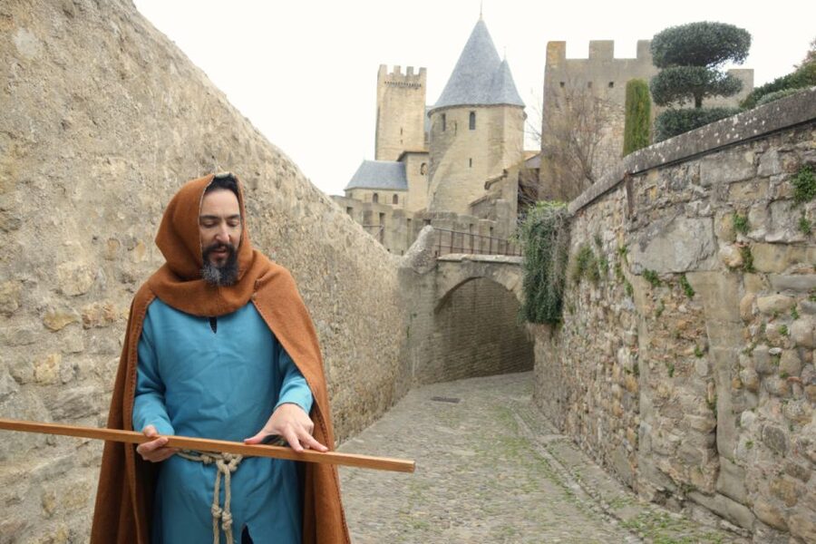 Carcassonne: Medieval Builder-Themed City Tour with a Guide - Reading the Narbonne Gate like a medieval builder
