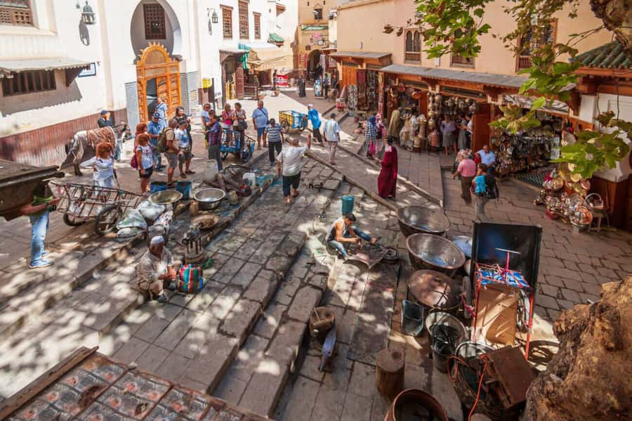 Casablanca to Fez: Scenic & Historical Day Trip with Lunch - Lunch inside the medina