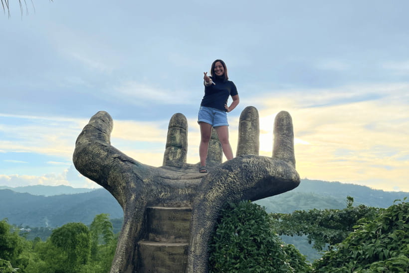 Cebu: Exploring Cebu City's rich history and Uphill Tour - Lunch at House of Lechon