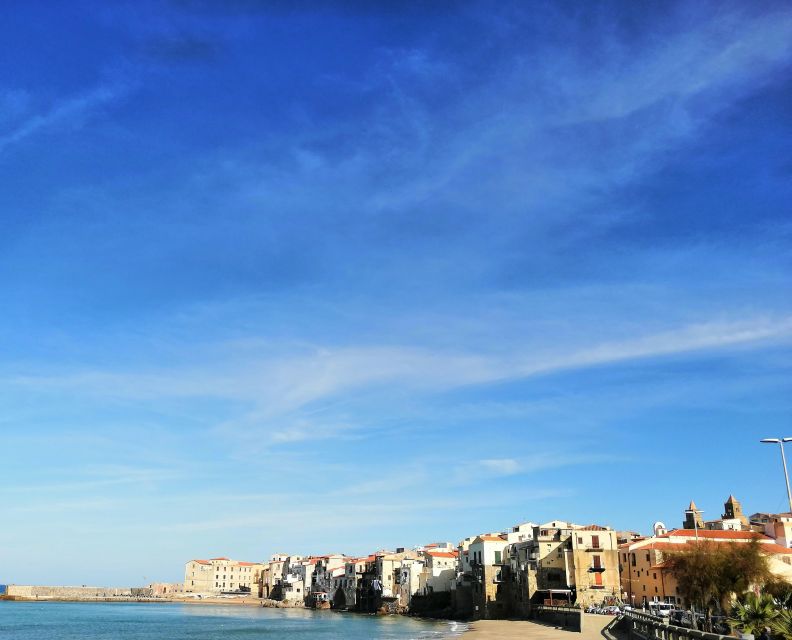 Cefalù: History and Legends Guided Walking Tour - Group size and the multilingual format