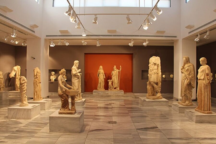 Chania/Rethymno: Knossos Palace & Heraklion City Tour - Free time in central Heraklion