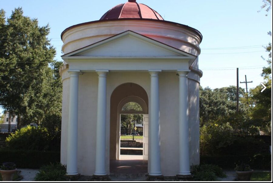 Charleston: Historic City and Southern Mansion Combo Tour - The Battery Seawall and the harbor view
