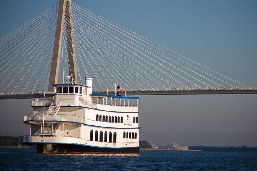 Charleston: Historic City Tour and Harbor Cruise - Timing, parking, and the transfer