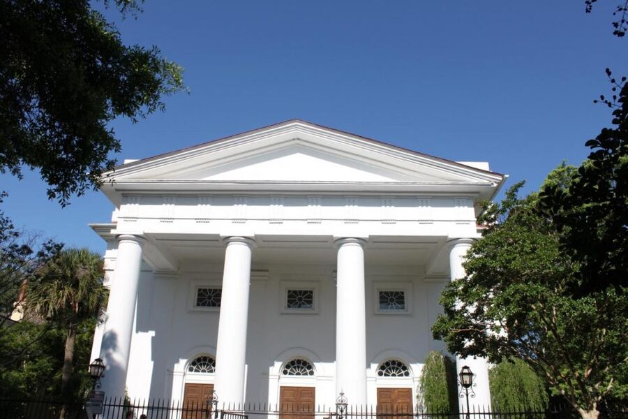Charleston: Historic City Tour & Magnolia Plantation Combo - The vehicle change is the main practical drawback