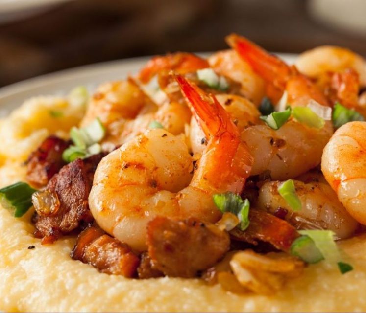 Charleston: Historic Downtown Food Tour - Four restaurants, one Charleston food lesson