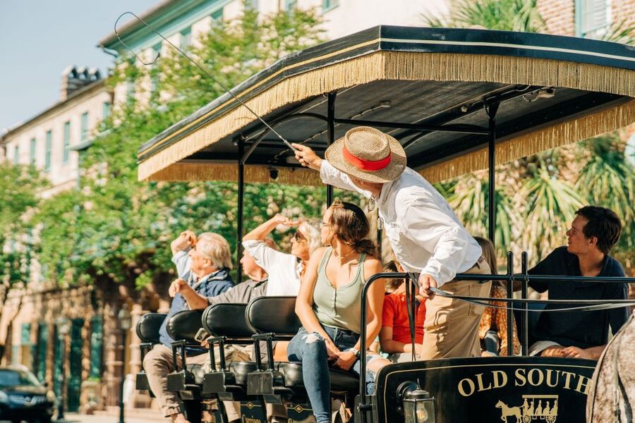 Charleston: Historical Downtown Tour by Horse-drawn Carriage - Key points to know before you book