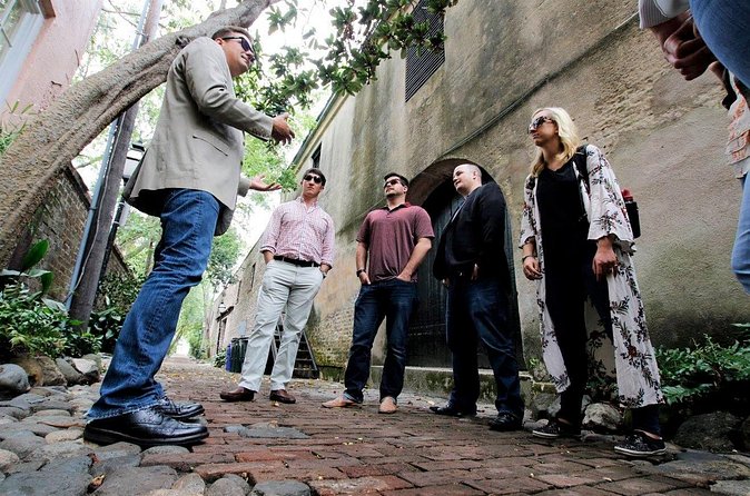 Charleston Historical Walking Tour: Pirates, Patriots, and More - The Battery and White Point Gardens