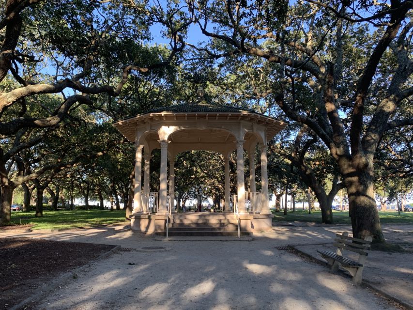 Charleston: Historical Walking Tour with Storytelling - East Bay Street, Rainbow Row, and Charleston’s famous facades
