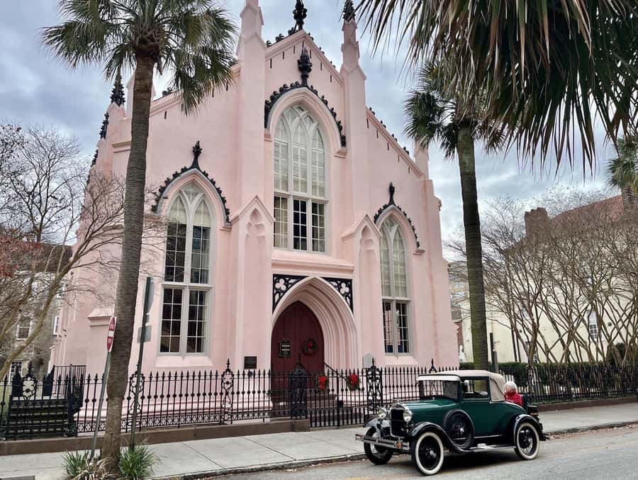 Charleston: History and Architecture Guided Walking Tour - South of Broad and the ironwork details