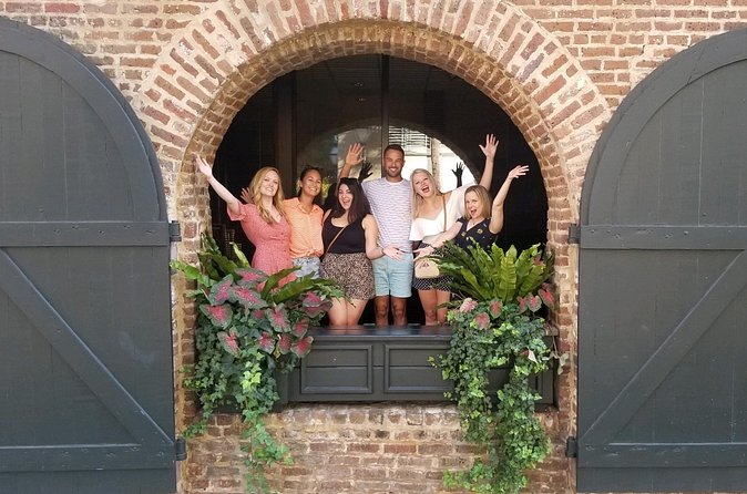 Charleston's Historic Pubs, Taverns, and Taprooms Tour - The walk through alleys and lesser-known corners