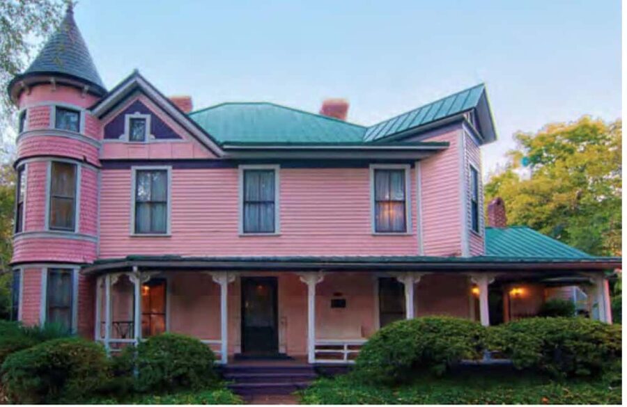 Charlotte: Historical City Tour by Shuttle Bus - The guide makes the difference