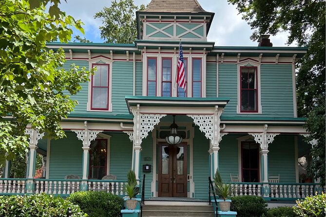 Charlotte's Ultimate Southern Charm Historical City Bus Tour - The guides make the short route feel personal