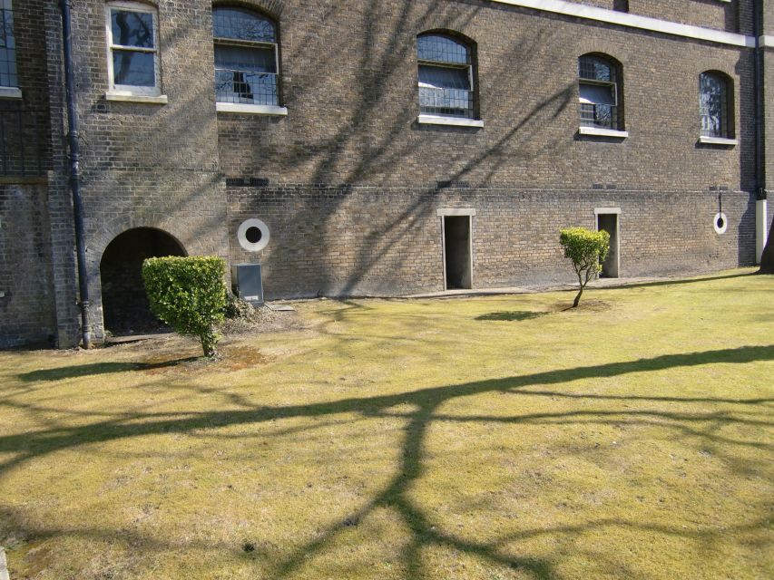 Chatham Historic Dockyard: Call the Midwife Tour - Accessibility, children, and comfort