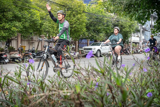 Chiang Mai: Historic Old City Bike Tour - Morning or Night - Comfort, safety, and the stop-start rhythm