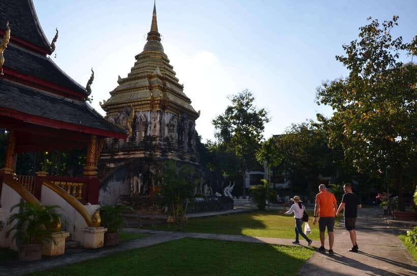 Chiang Mai: Historic Temples and City Guided Walking Tour - Wat Phra Singh and classic Lanna design