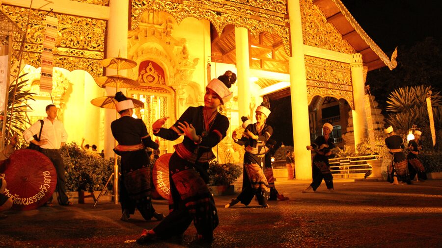 Chiang Mai: Historical and Culture Exploration Walking Tour - What the guide adds