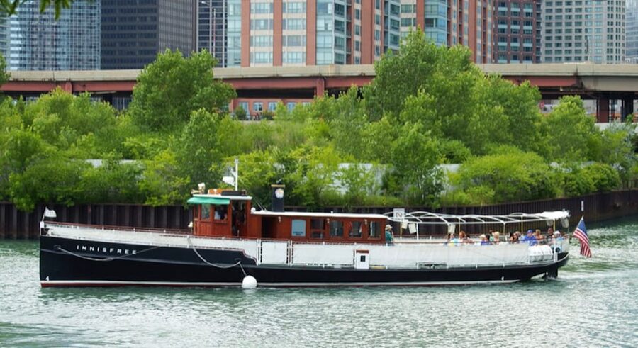 Chicago: Historic Architecture Chicago River Small Boat Tour - Who will get the most from this cruise