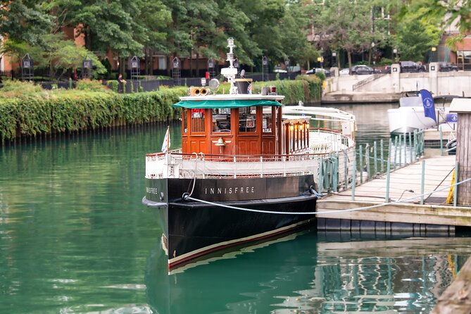 Chicago River Architecture Tour Aboard a Historic Yacht - Meeting at 465 North McClurg Court