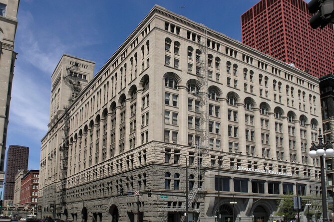 Chicago Walking Tour: Historic Skyscrapers - The Auditorium Building and Chicago’s grand public face