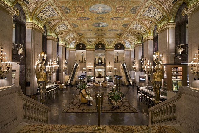 Chicago Walking Tour: Historic Treasures of Chicago - The Carbide and Carbon Building’s decorative contrast
