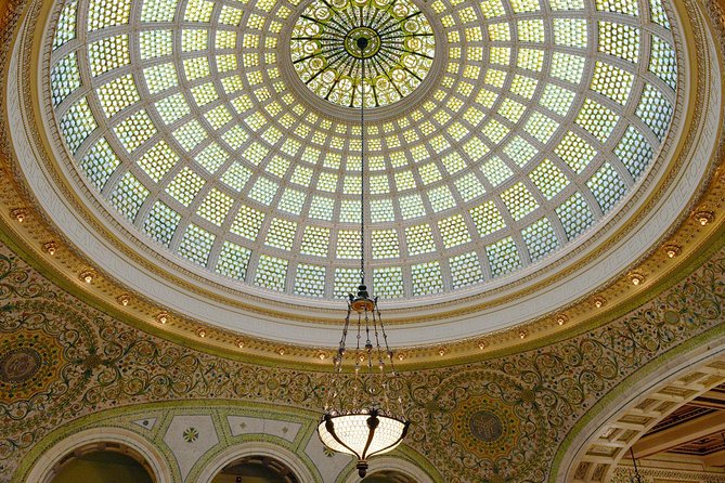 Chicago Walking Tour: Historic Treasures of Chicago - The Wrigley Building and Michigan Avenue