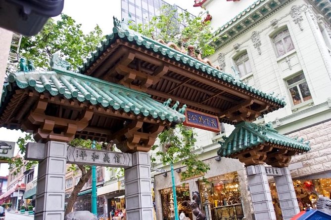 Chinatown & North BeachLittle Italy: 7 Tastings & History - Dim sum at one of Chinatown’s older bakeries
