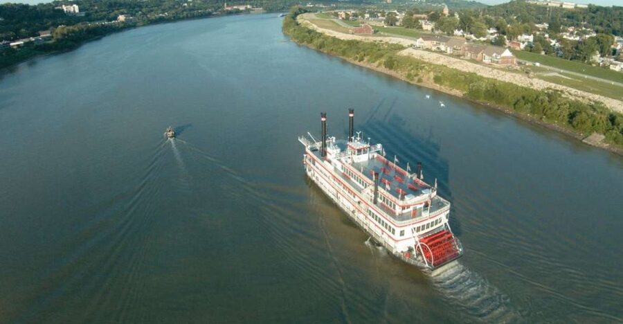 Cincinnati: Historic Sightseeing Cruise - Boarding at Newport Landing